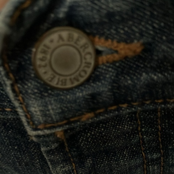 Abercrombie & Fitch: Mid-rise bootcut Jeans- 8L - Picture 3 of 16